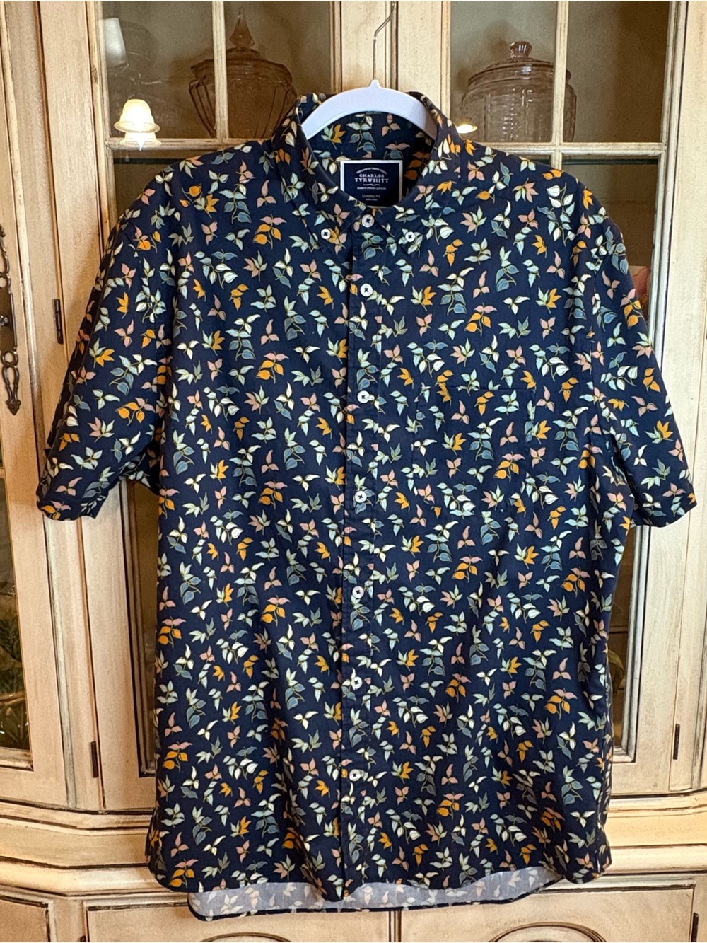 EUC Charles Tyrwhitt Navy Short-Sleeve 100% Cotton Floral Button-Down Shirt